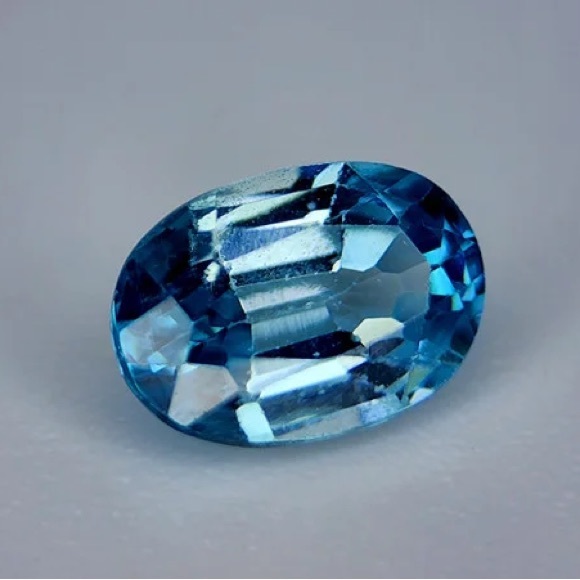 1.98 Carat Oval Blue Zircon - Precision Faceting - PLEASE SEE VIDEO - Picture 1 of 17